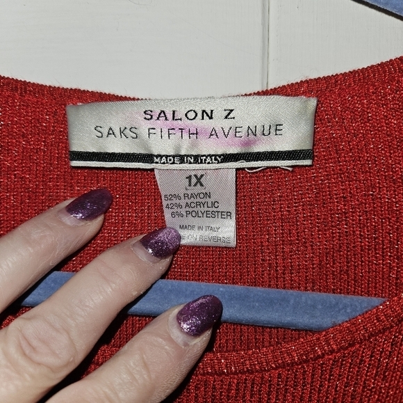 #309 SALON Z- SAKS FIFTH AVENUE- RED SPARKLED SWEATER: SIZE: 1X - Picture 2 of 5